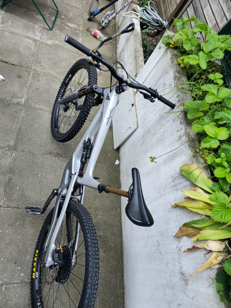 Used YT Industries Capra Base AL 29 2021 2021 Mountainbike — image 13 of 15