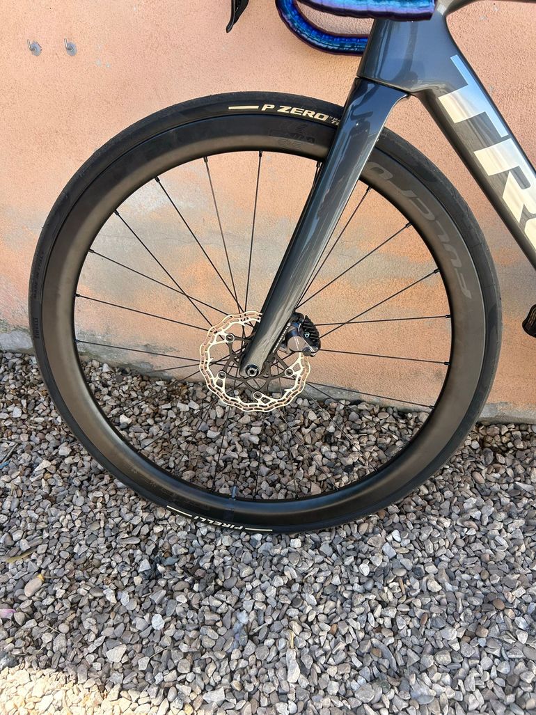 Used Trek Émonda SL 6 2024 2024 Road & Gravel — image 11 of 14