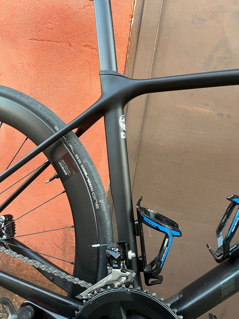 Used Giant TCR Advanced Disc 2 KOM 2024 2024 Road & Gravel — image 5 of 7