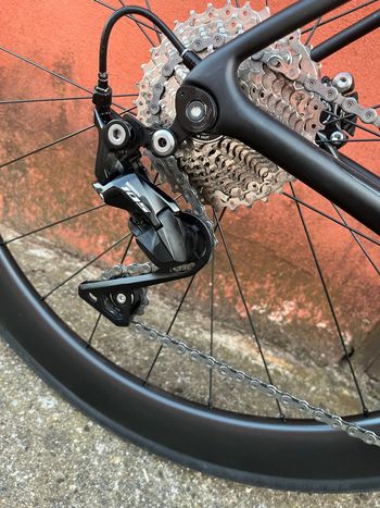 Used Giant TCR Advanced Disc 2 KOM 2024 2024 Road & Gravel — image 6 of 7