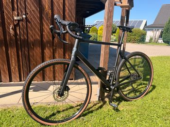 Used Rose Blend Gravel 2024 2024 Road & Gravel — image 2 of 9
