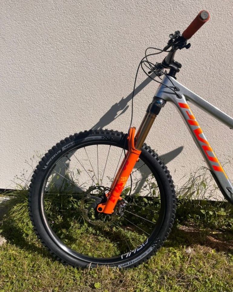 Used Pivot FIREBIRD Pro XT/XTR - Air w/ Carbon Wheels 2022 2022 Mountainbike — image 5 of 6