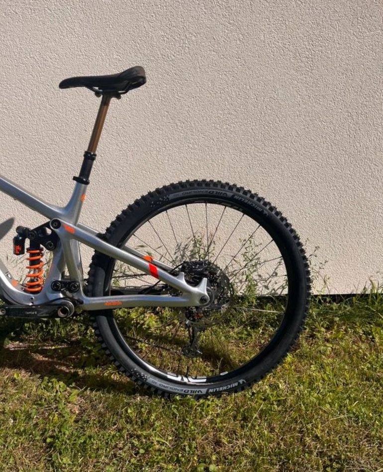 Used Pivot FIREBIRD Pro XT/XTR - Air w/ Carbon Wheels 2022 2022 Mountainbike — image 6 of 6