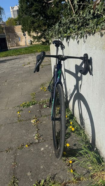 Used Specialized Tarmac SRAM Force eTap AXS 2025 Road & Gravel — image 4 of 11