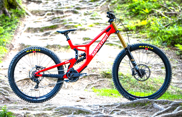 Used Santa Cruz V10 SRAM X01 DH 2024 Mountainbike, Red — image 7 of 8