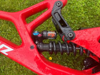 Tweedehands Santa Cruz V10 SRAM X01 DH 2024 Mountainbike — afbeelding 8 van 8