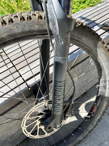 Used Santa Cruz Chameleon D Plus / Aluminum / 27+ 2021 2021 Mountainbike, Light Gray, 27.5 — image 4 of 5