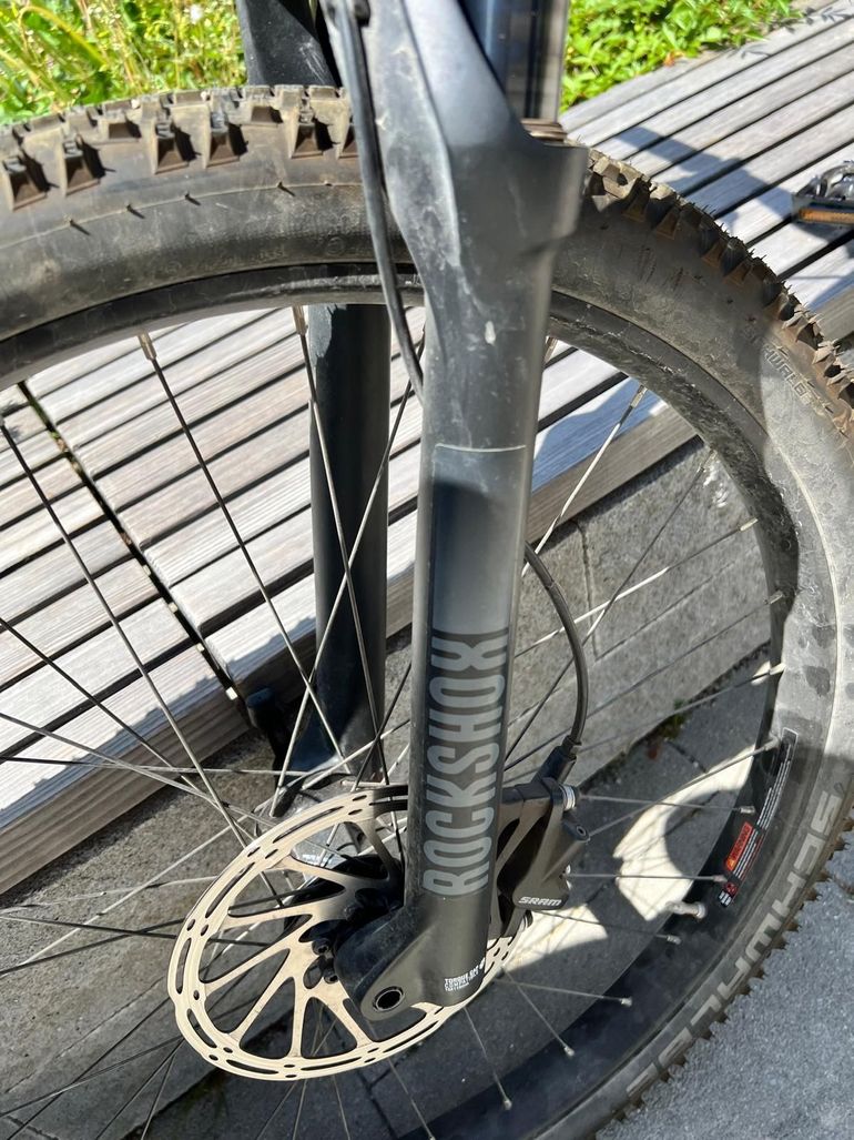 Used Santa Cruz Chameleon D Plus / Aluminum / 27+ 2021 2021 Mountainbike, Light Gray, 27.5 — image 4 of 5