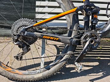 Used Giant Anthem Shimano Deore XT 2018 Mountainbike, Black — image 3 of 9