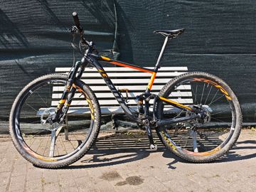 Used Giant Anthem Shimano Deore XT 2018 Mountainbike, Black — image 2 of 9