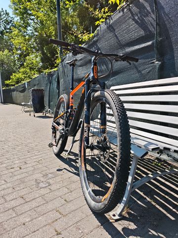 Used Giant Anthem Shimano Deore XT 2018 Mountainbike, Black — image 4 of 9