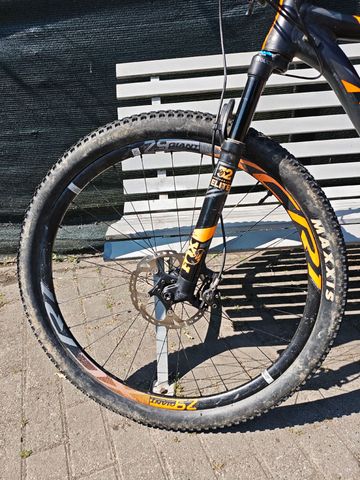 Used Giant Anthem Shimano Deore XT 2018 Mountainbike, Black — image 9 of 9