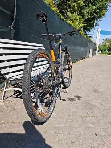 Used Giant Anthem Shimano Deore XT 2018 Mountainbike, Black — image 5 of 9