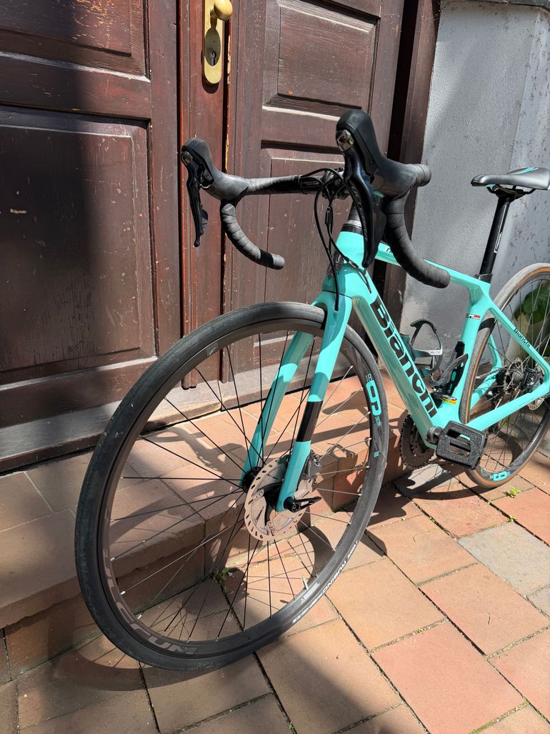 Used Bianchi Infinito XE Ultegra 2021 2021 Road & Gravel, Blue — image 2 of 9