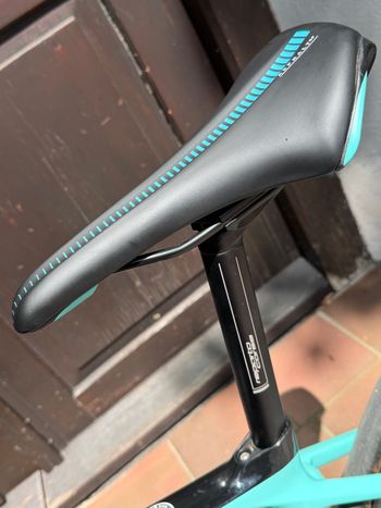 Used Bianchi Infinito XE Ultegra 2021 2021 Road & Gravel, Blue — image 5 of 9