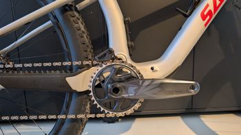 Used Santa Cruz Blur SRAM GX Eagle AXS 2025 Mountainbike, Gris claro — image 4 of 6