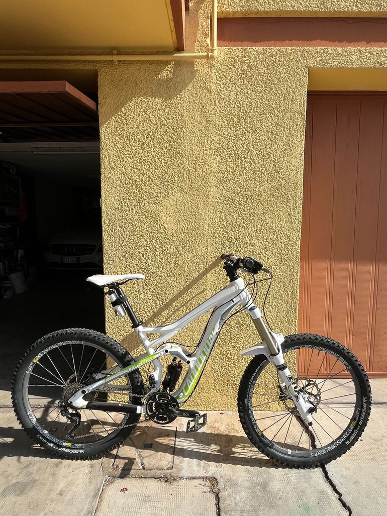 Used Cannondale Cannondale Custom Shimano Deore XT 2011 Mountainbike, White — image 1 of 7