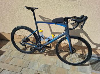 Used BMC Roadmachine 01 FOUR 2018 2018 Road & Gravel, Blau — image 3 of 3