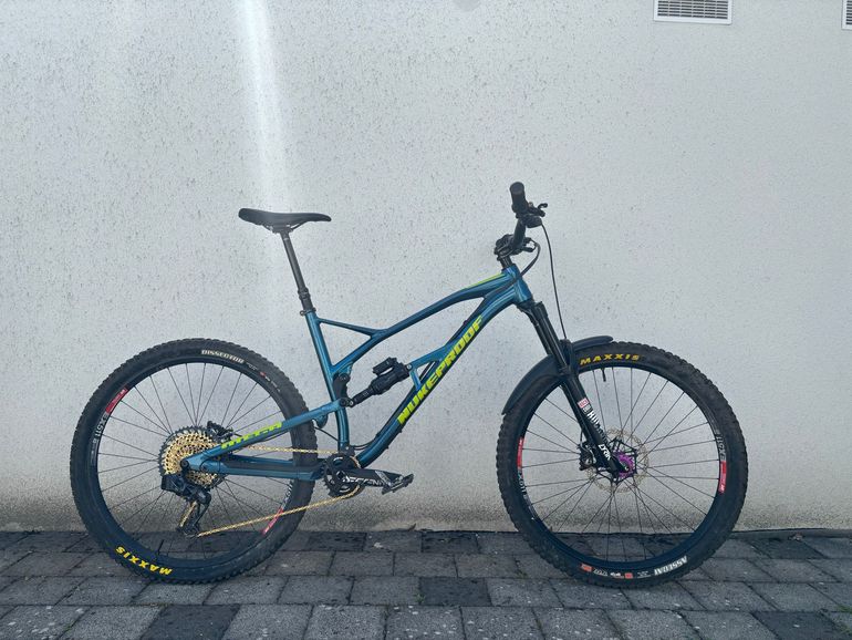 Used Nukeproof Mega 290 Pro 2019 2019 Mountainbike, Blu — image 1 of 8