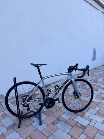Used Trek Émonda SL 5 Disc 2021 2021 Road & Gravel — image 2 of 3