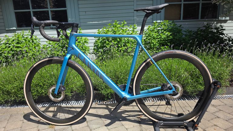 Used Canyon Ultimate CF SL Disc 8.0 Di2 Aero 2020 2020 Road & Gravel, Blu — image 14 of 15