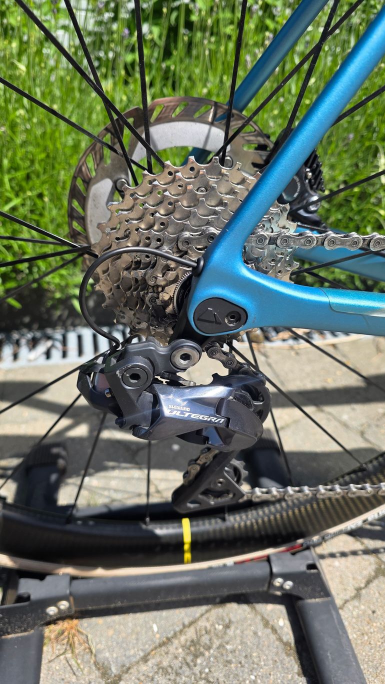 Used Canyon Ultimate CF SL Disc 8.0 Di2 Aero 2020 2020 Road & Gravel, Blu — image 8 of 15