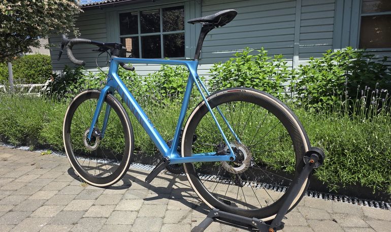 Used Canyon Ultimate CF SL Disc 8.0 Di2 Aero 2020 2020 Road & Gravel, Blu — image 15 of 15