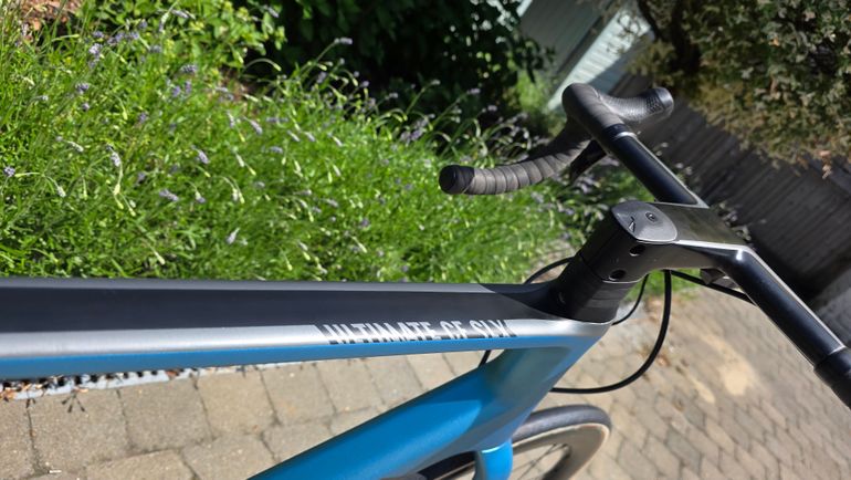 Used Canyon Ultimate CF SL Disc 8.0 Di2 Aero 2020 2020 Road & Gravel, Blu — image 9 of 15