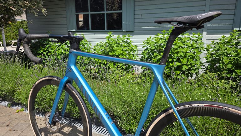 Used Canyon Ultimate CF SL Disc 8.0 Di2 Aero 2020 2020 Road & Gravel, Blu — image 13 of 15