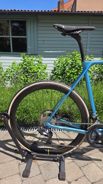 Used Canyon Ultimate CF SL Disc 8.0 Di2 Aero 2020 2020 Road & Gravel, Blu — image 6 of 15