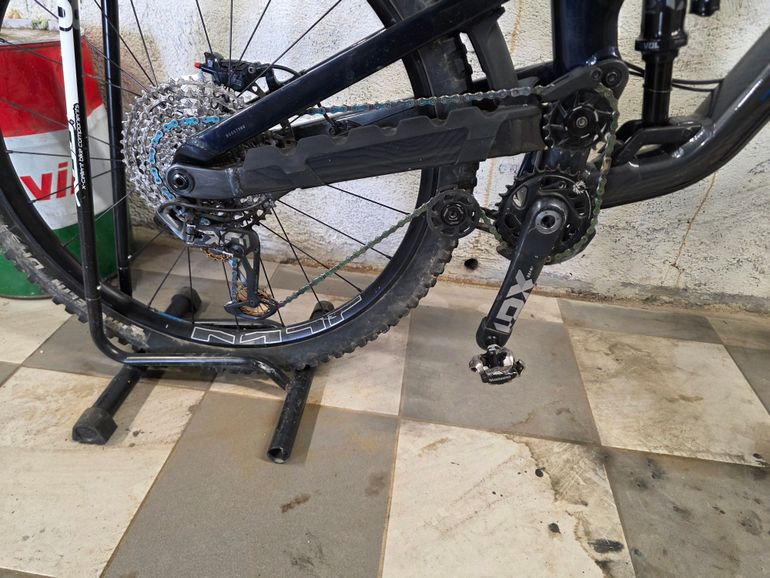 Used Trek Trek Slash 8 Gen 6 2022 Mountainbike — image 2 of 7
