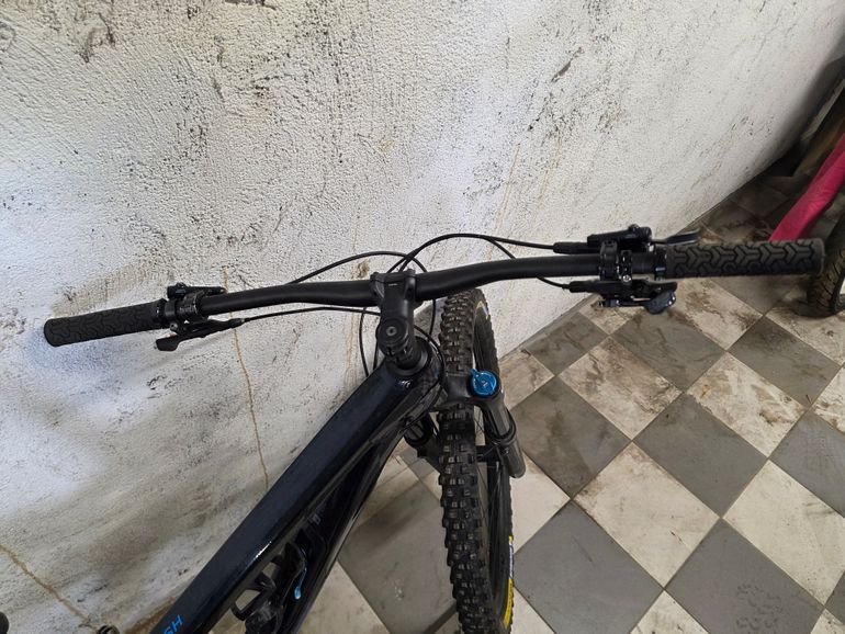 Used Trek Trek Slash 8 Gen 6 2022 Mountainbike — image 5 of 7