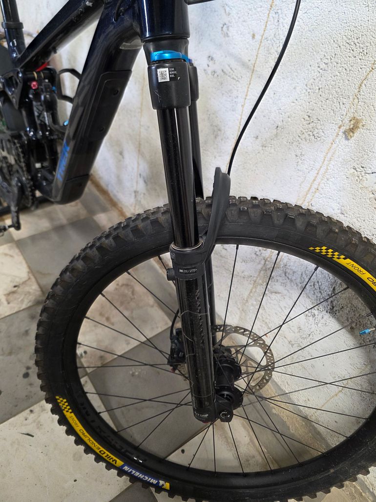 Used Trek Trek Slash 8 Gen 6 2022 Mountainbike — image 4 of 7