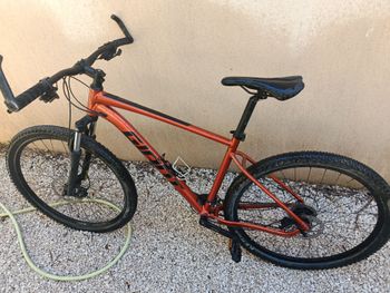Used Giant Talon 3 2022 2022 Mountainbike, Orange, 27.5, 29 — image 2 of 3