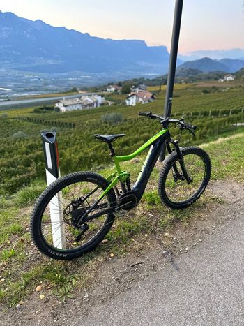 Used Giant Trance E+ 1 Pro 2020 2020 Mountainbike — image 4 of 8