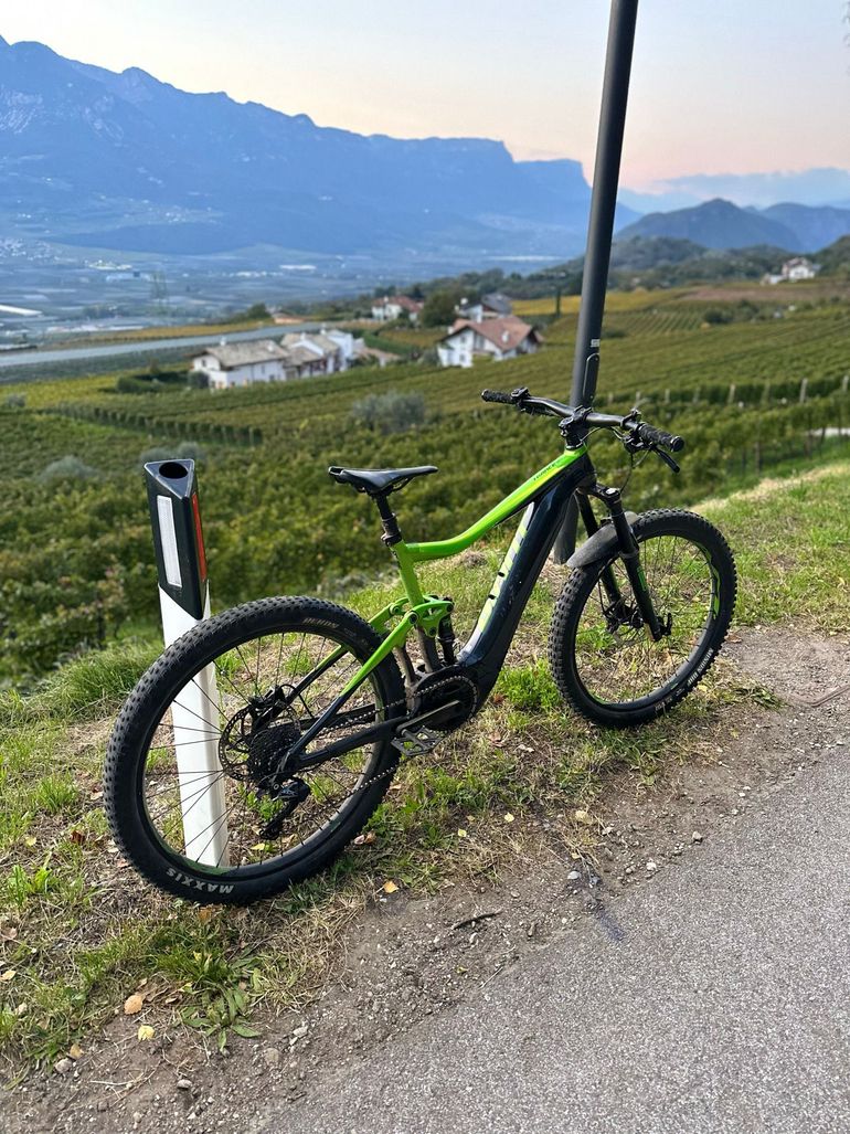Used Giant Trance E+ 1 Pro 2020 2020 Mountainbike — image 4 of 8
