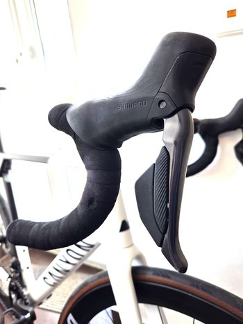Used Canyon Ultimate CF SL 8 Aero 2023 2023 Road & Gravel, Bianco — image 15 of 21