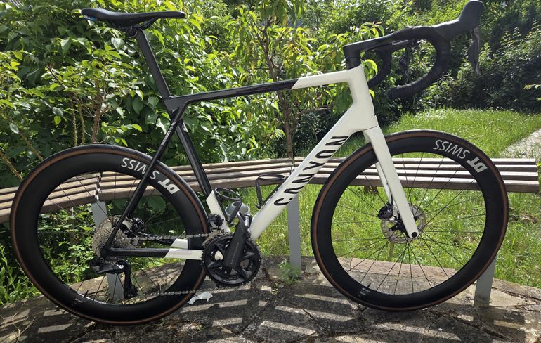Used Canyon Ultimate CF SL 8 Aero 2023 2023 Road & Gravel, Bianco — image 1 of 21