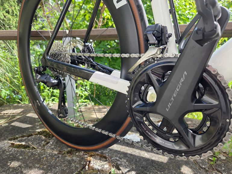 Used Canyon Ultimate CF SL 8 Aero 2023 2023 Road & Gravel, Bianco — image 4 of 21