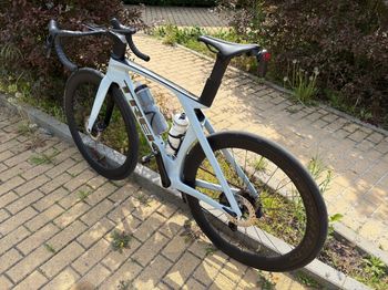 Used Trek Madone SL 7 Gen 7 2024 2024 Road & Gravel — image 4 of 6