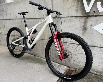 Used Specialized Stumpjumper EVO Sram Eagle Transmission GX 2023 Mountainbike, White — image 2 of 11