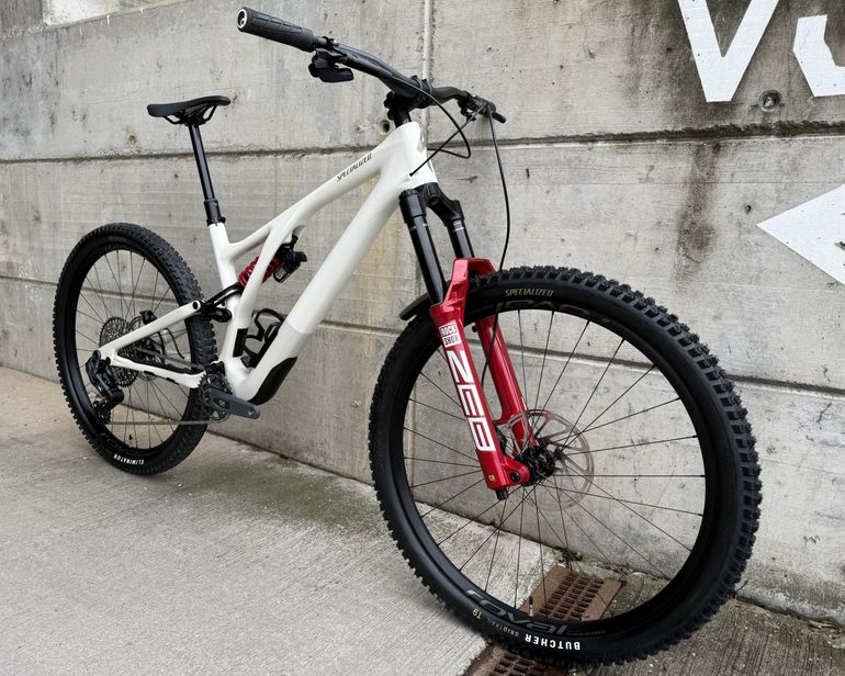 Used Specialized Stumpjumper EVO Sram Eagle Transmission GX 2023 Mountainbike, White — image 2 of 11