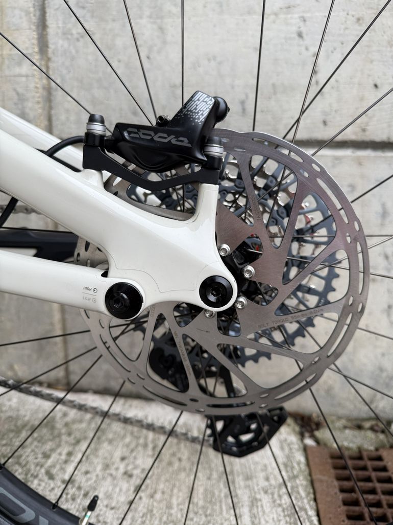 Used Specialized Stumpjumper EVO Sram Eagle Transmission GX 2023 Mountainbike, White — image 9 of 11
