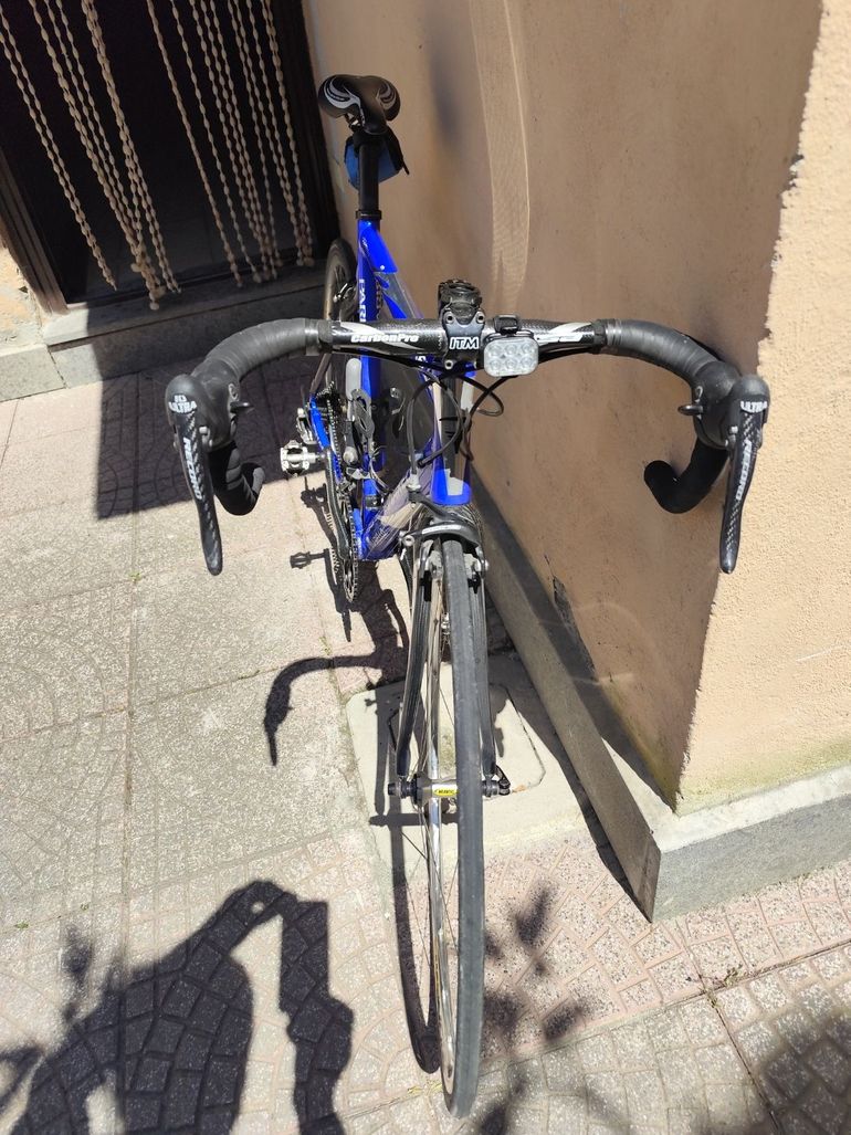 Used Pinarello Paris Honda 2008 2008 Road & Gravel, Blau — image 5 of 7