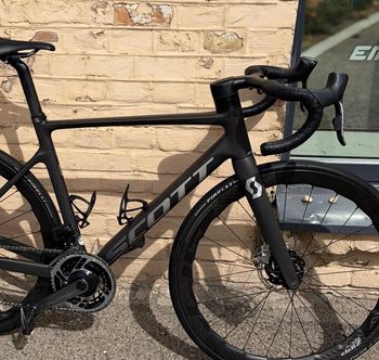 Used Scott Addict RC Ultimate (2023) 2023 Road & Gravel, Black — image 2 of 4