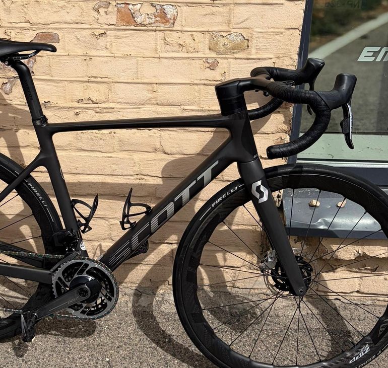 Used Scott Addict RC Ultimate (2023) 2023 Road & Gravel, Black — image 2 of 4