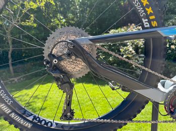 Used Scott Genius 710 Plus 2017 2017 Mountainbike, Light Gray, 27.5 — image 3 of 10
