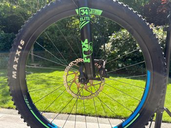 Used Scott Genius 710 Plus 2017 2017 Mountainbike, Light Gray, 27.5 — image 7 of 10
