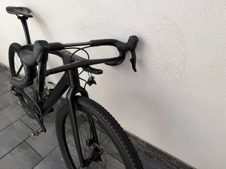 Used Canyon Grail CF SL 7 eTap 2022 2022 Road & Gravel, Nero — image 10 of 14