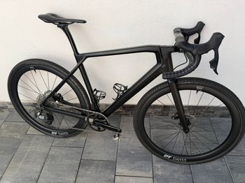 Used Canyon Grail CF SL 7 eTap 2022 2022 Road & Gravel, Nero — image 9 of 14